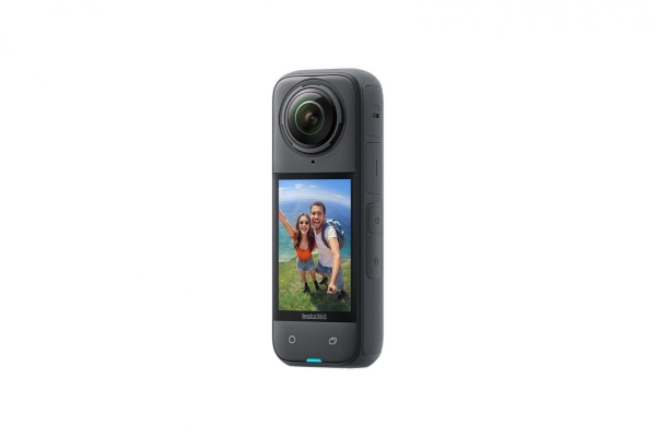Insta360 X4 akční kamera, 8K / 30 fps, 4K/ až 100 fps, 6osý gyroskop, 360° záběr, Active HDR, vodotěsná