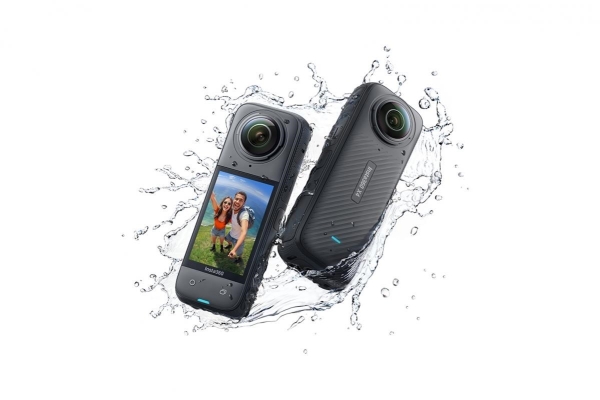 Insta360 X4 akční kamera, 8K / 30 fps, 4K/ až 100 fps, 6osý gyroskop, 360° záběr, Active HDR, vodotěsná