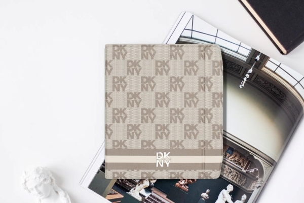 POCKETBOOK 700K3 ERA Color DKNY InkPad Smoky Beige 32GB, dotykový displej s integrovaným SMARTlight