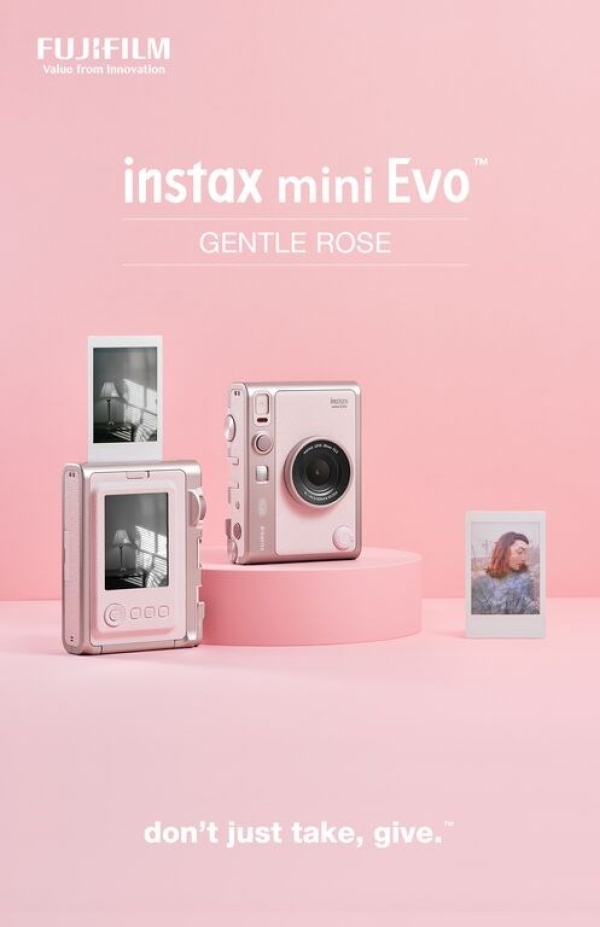 Fujifilm MINI EVO gentle rose