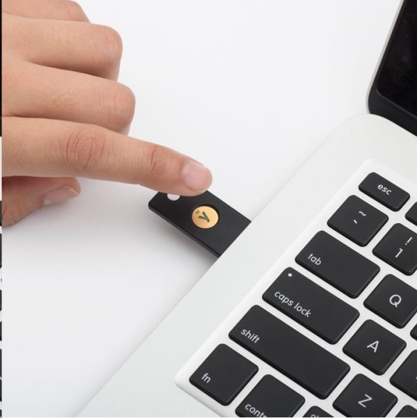 YubiKey 5 NFC FIPS - USB-A