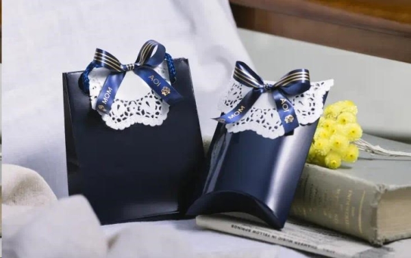 Brother originální páska do tiskárny štítků, Brother, TZE-RN34, zlatý tisk/modrý podklad, 4m, 12mm, pruhovaná