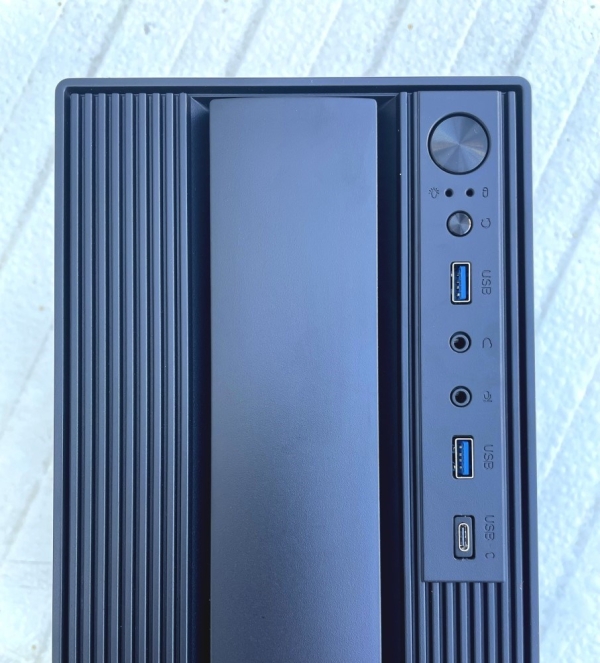 EUROCASE skříň MC MF-300B, Micro Tower, 1xUSB-C, 2xUSB 3.0, 2x audio, bez zdroje
