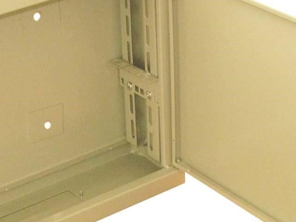 XtendLan 19" nástěnný vertikální rozvaděč 2U, šířka 540mm, hloubka 120mm, plné dveře, šedý