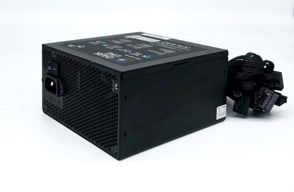 1stCOOL RAINBOW 4, skrinka ATX, zdroj 650W 88+, 4x RGB ventilátor, USB3, čierna